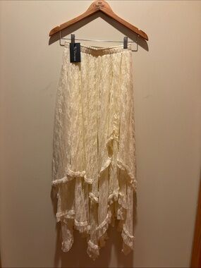 Romantic Cream Lace High-Low Skirt with Ruffle Hem